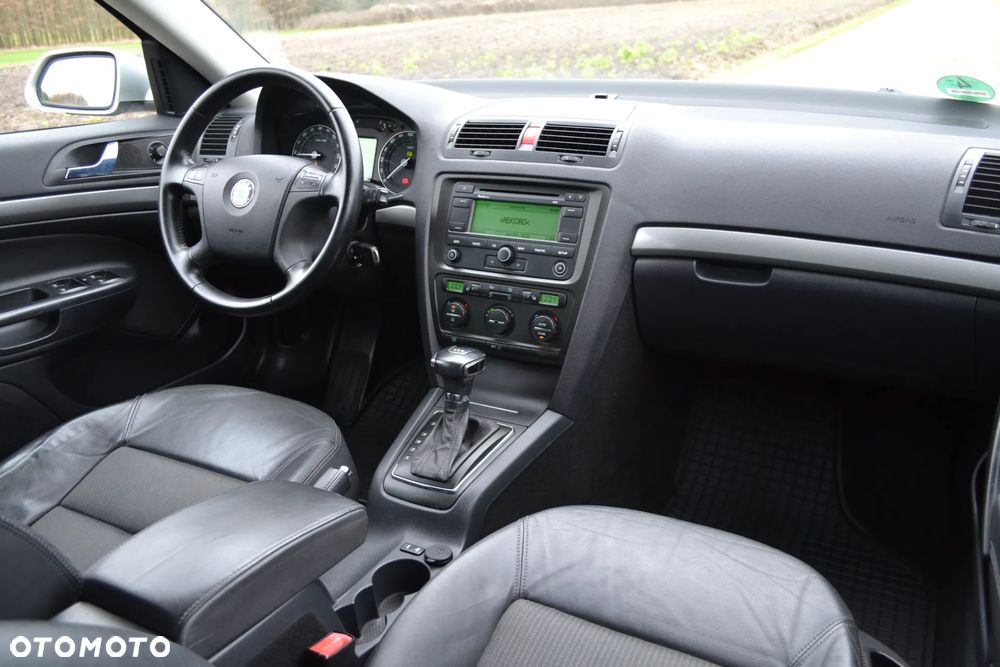 Skoda Octavia 2.0 TDI Elegance DSG - 6