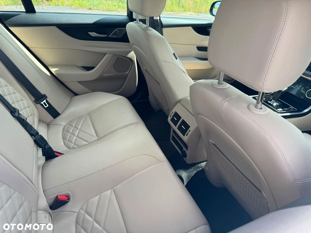 Jaguar XE 25t Prestige - 25