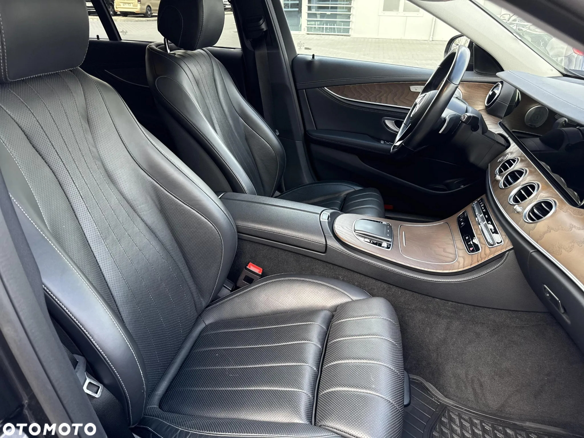 Mercedes-Benz Klasa E 220 d 4Matic T All-Terrain 9G-TRONIC Avantgarde - 21