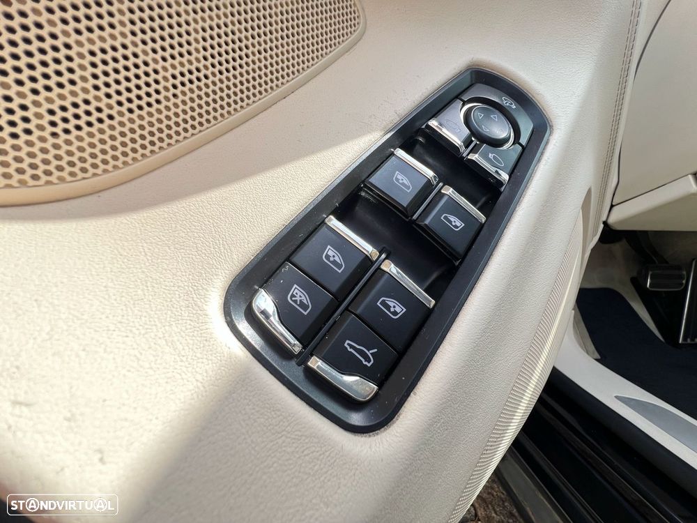 Porsche Panamera S PDK - 13