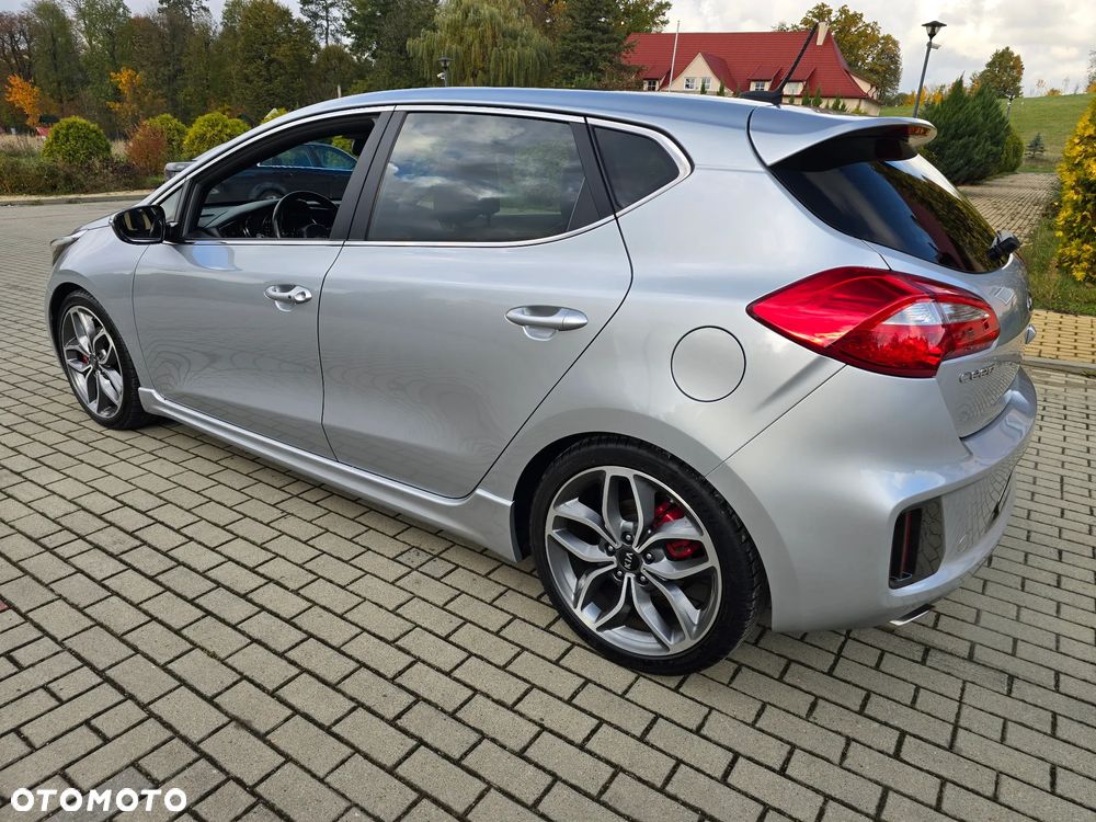 Kia Ceed Cee'd 1.6 T-GDI GT - 16