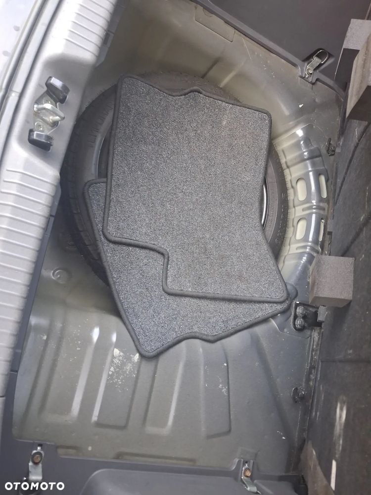 Kia Rio - 23