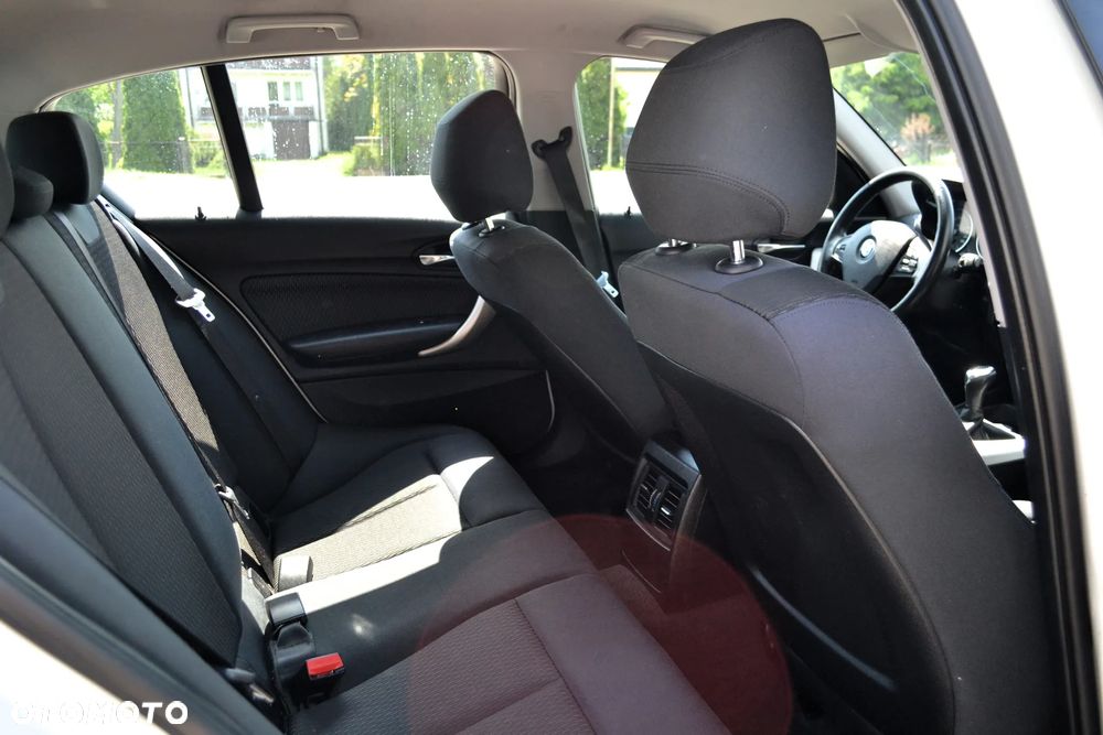 BMW Seria 1 118i Sport Line - 10