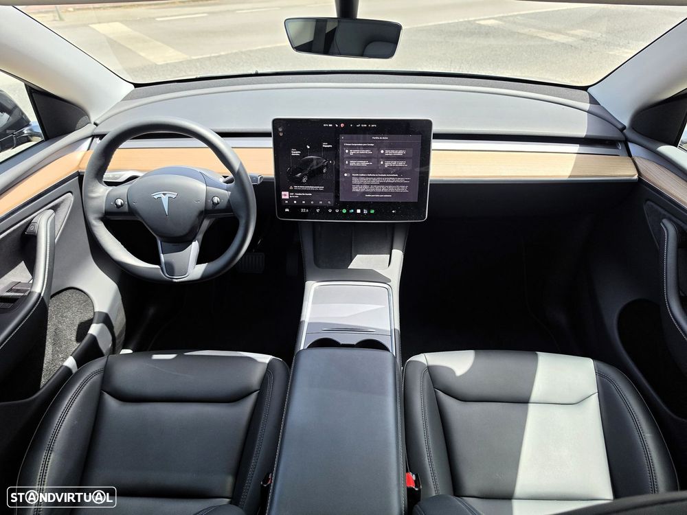 Tesla Model Y Long Range Dual Motor AWD - 14