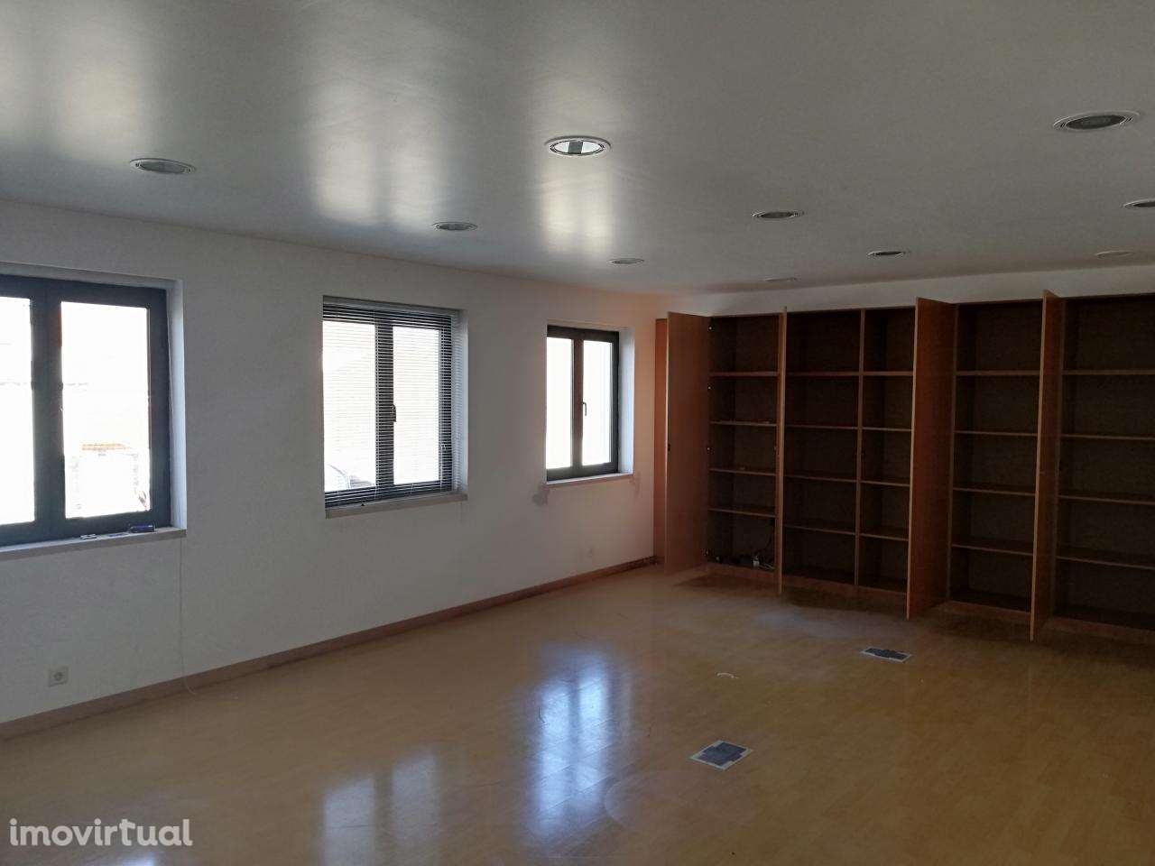 Escritório Fozcenter. Edifício Muito Bem Localizado - Grande imagem: 4/8