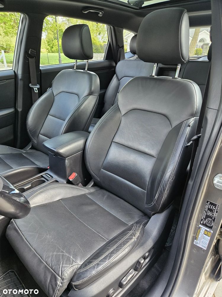 Kia Carens - 22