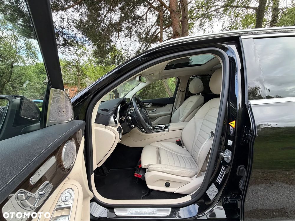Mercedes-Benz GLC 250 4Matic 9G-TRONIC AMG Line - 15