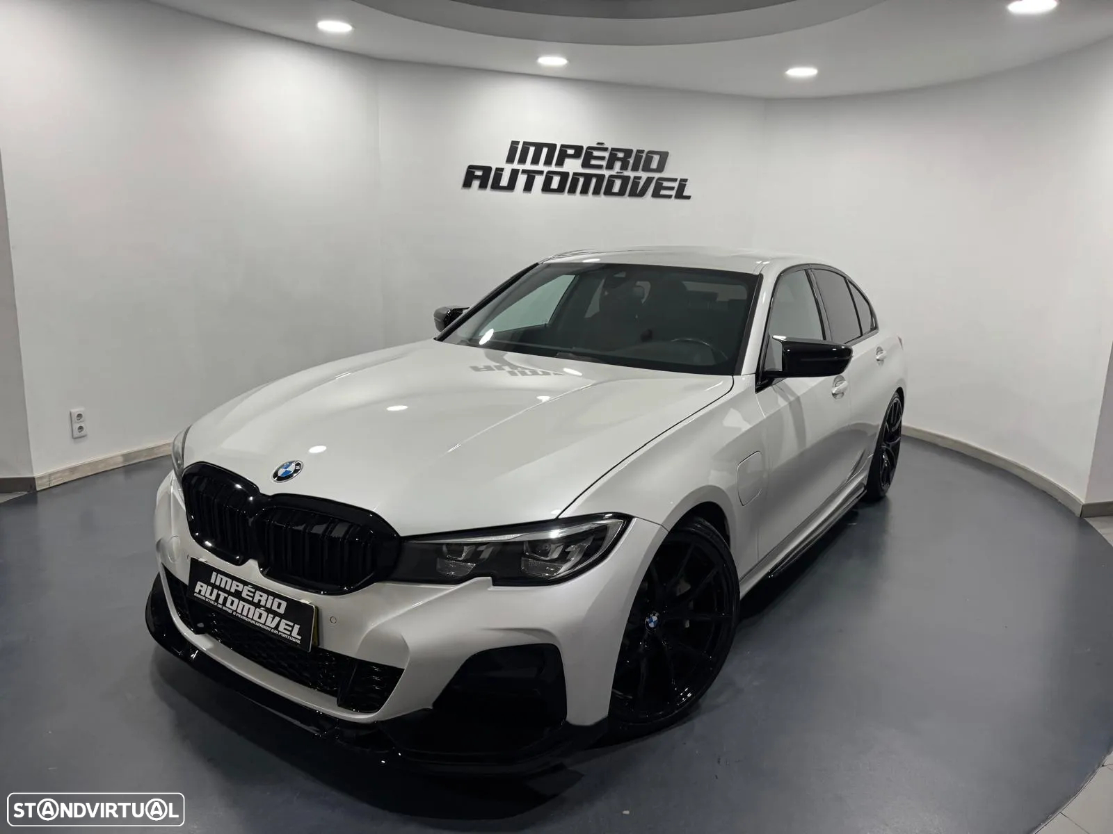 BMW 330 e Auto - 3