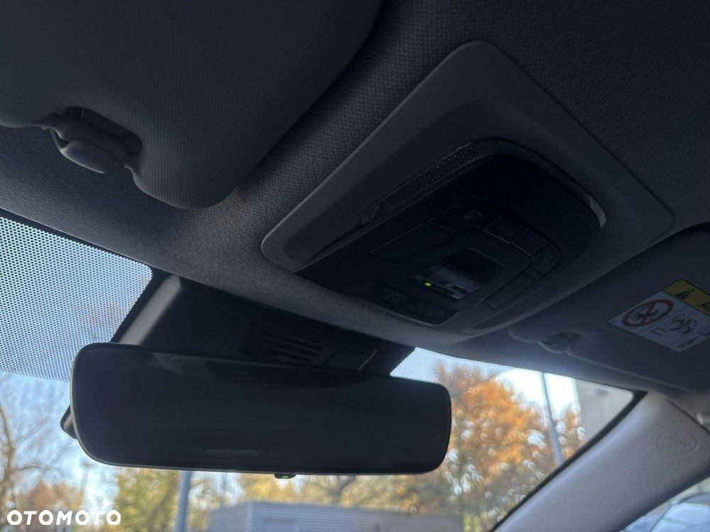 Toyota Corolla 1.8 Hybrid Comfort - 23