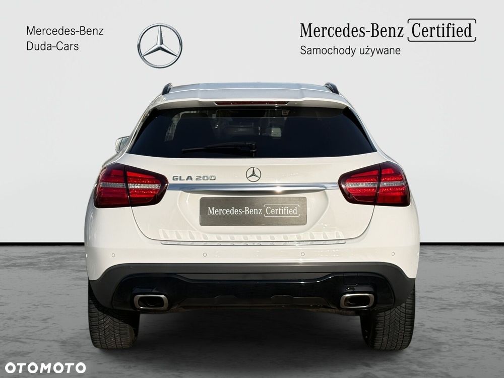 Mercedes-Benz GLA 200 7G-DCT Urban - 4