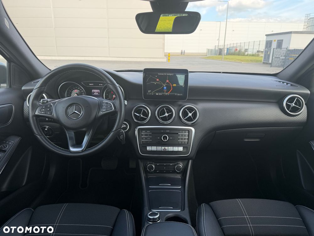 Mercedes-Benz Klasa A 180 7G-DCT Urban - 10