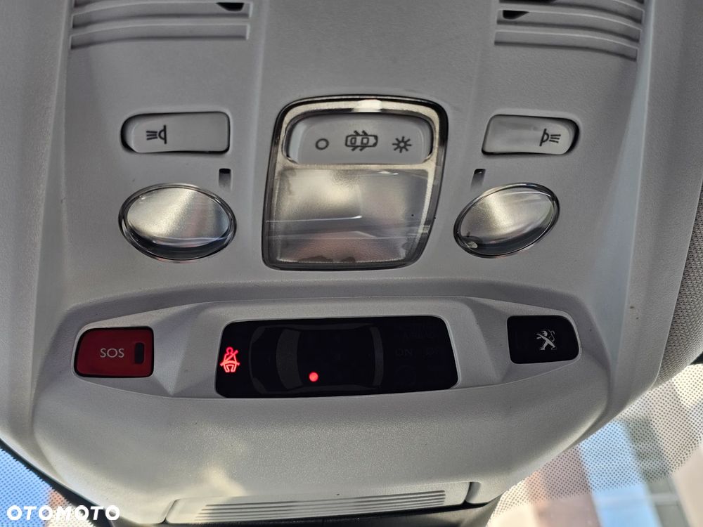 Peugeot 3008 1.5 BlueHDi Allure S&S EAT8 - 34