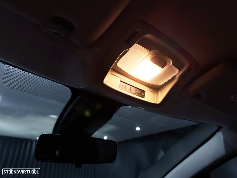 Citroën C3 1.2 PureTech Shine - 23
