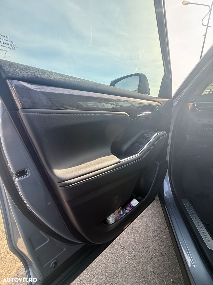 Toyota Highlander 2.5 Hybrid Luxury - 12