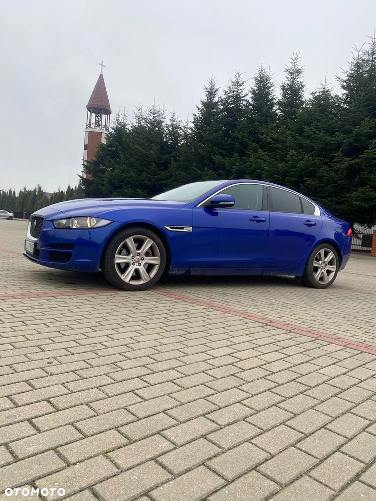 Jaguar XE 25t Prestige - 1