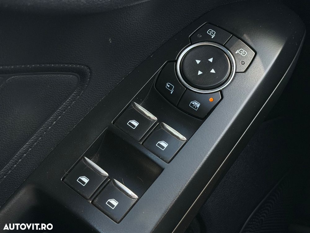 Ford Focus 1.5 TDCi Powershift Titanium - 20