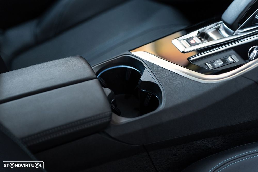 Peugeot 3008 225 e-EAT8 Allure - 25