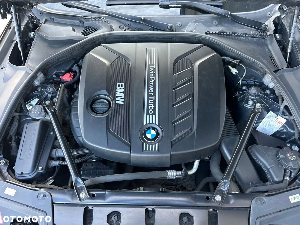 BMW Seria 5 525d xDrive - 7
