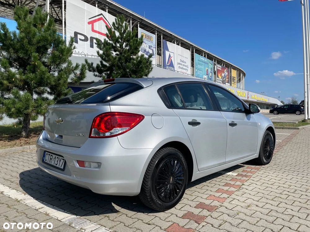 Chevrolet Cruze 1.6 LS - 13
