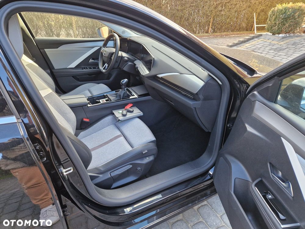 Opel Astra 1.2 Turbo Business Edition - 10