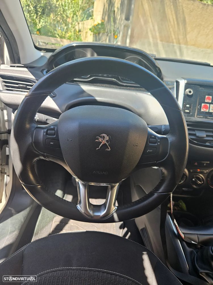 Peugeot 208 BlueHDi 100 Allure - 13