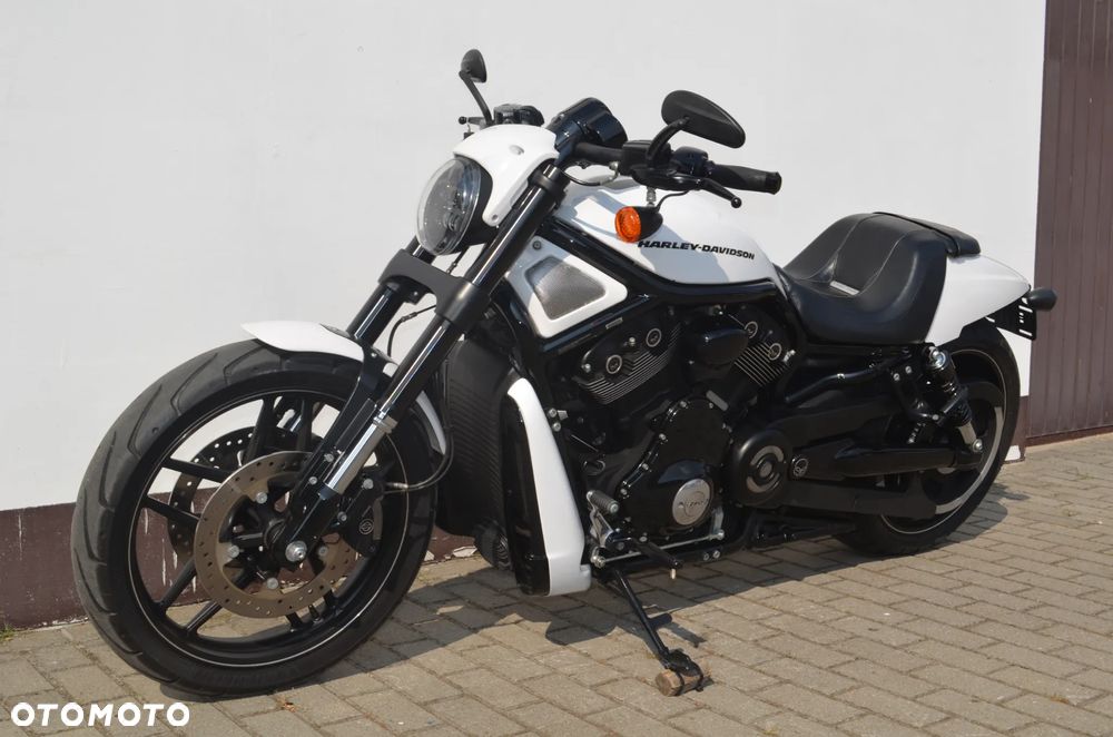 Harley-Davidson V-Rod Night Rod - 4