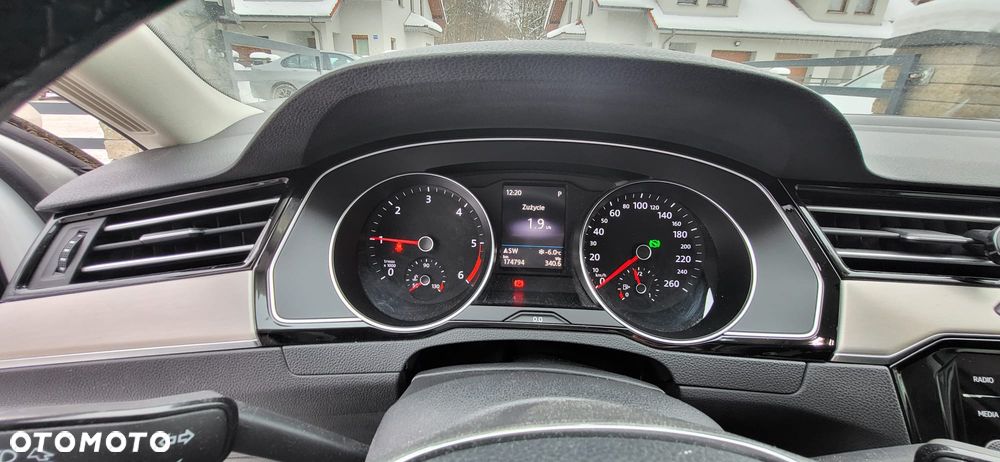 Volkswagen Passat - 10