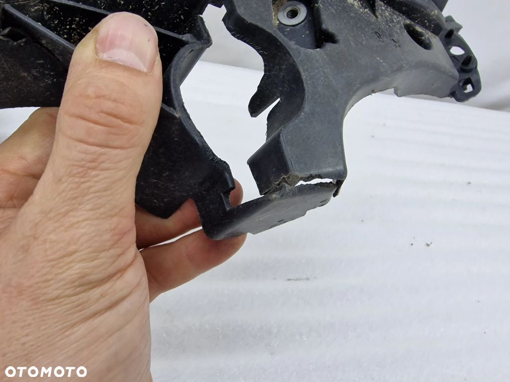 AUDI A4 B8 LIFT 11- LEWY ŚLIZG POD LAMPE /  MOCOWANIE LAMPY , NR 8K0805607B , NR AUKCJI SL56 - 36