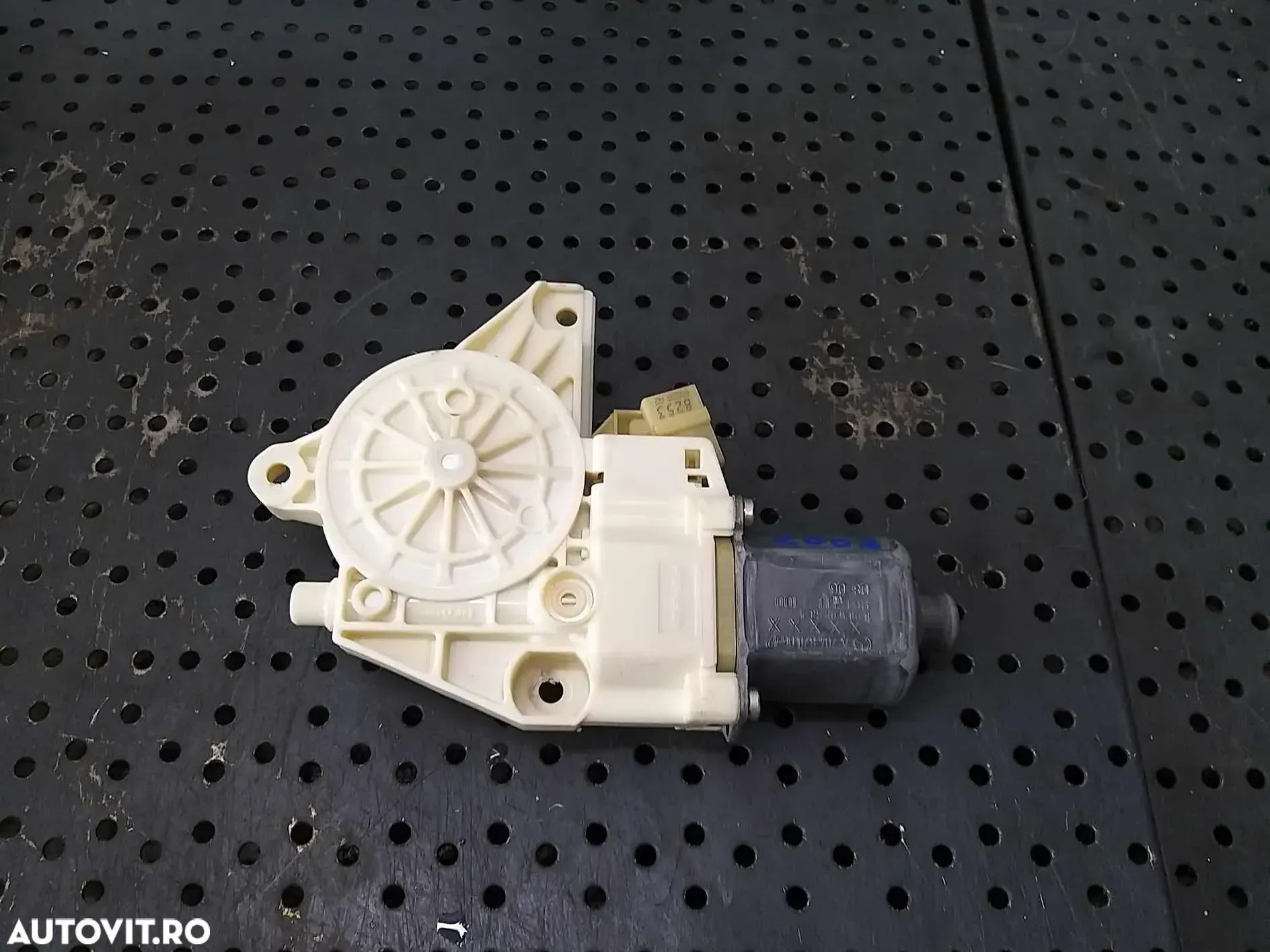 Motoras macara stanga spate mercedes c class w204 0130822443 - 3