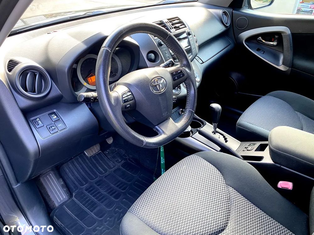 Toyota RAV4 2.2 D-CAT Premium - 17