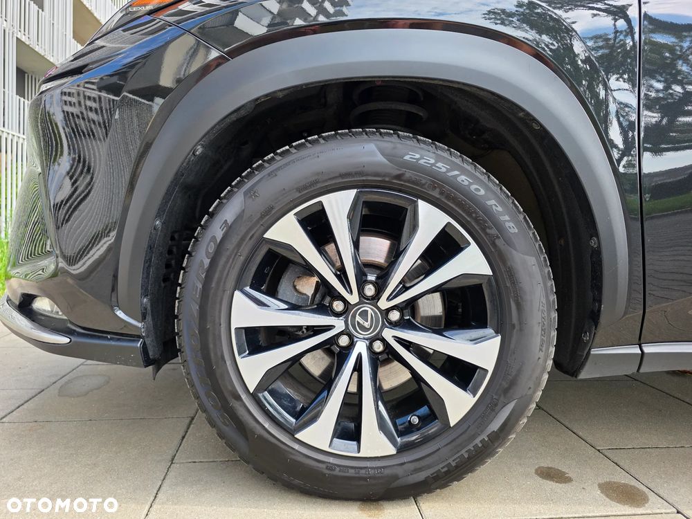 Lexus NX 300h Prestige AWD - 39