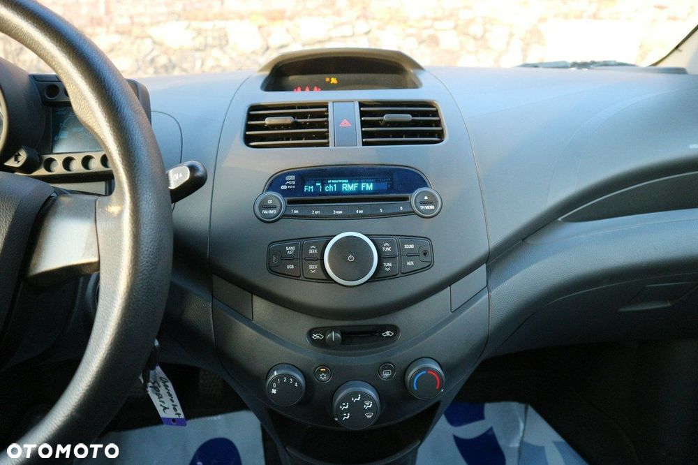 Chevrolet Spark 1.0 Base - 37