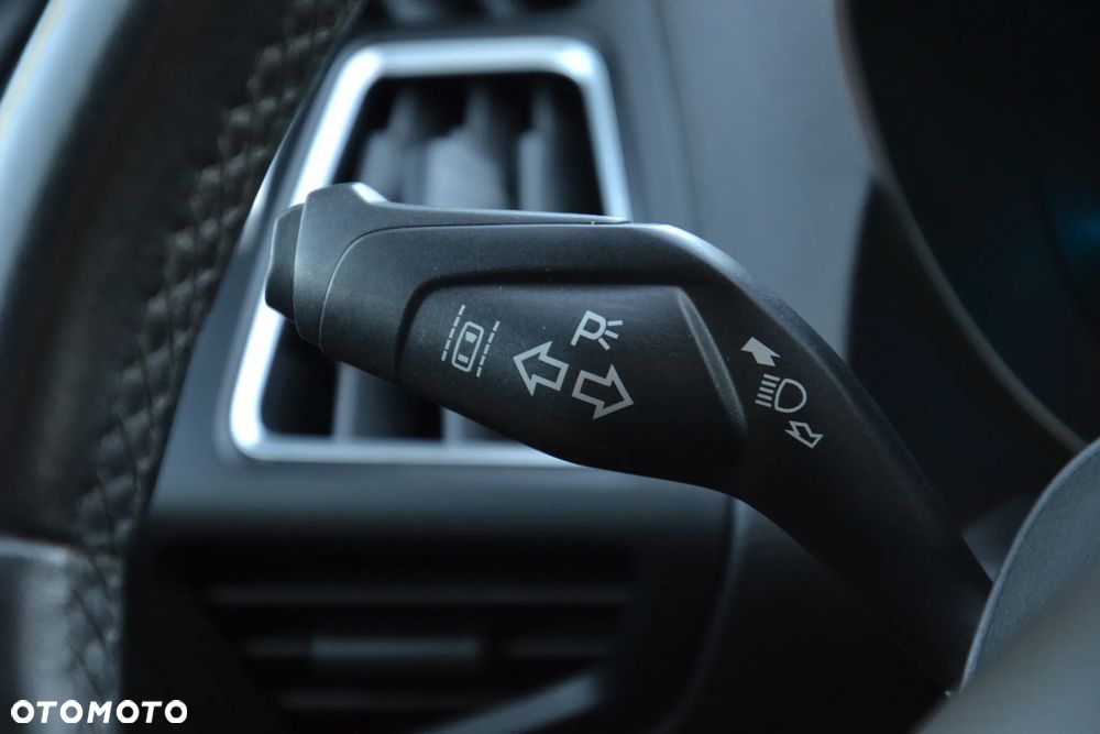 Ford Kuga 2.0 TDCi 4x4 Titanium - 28