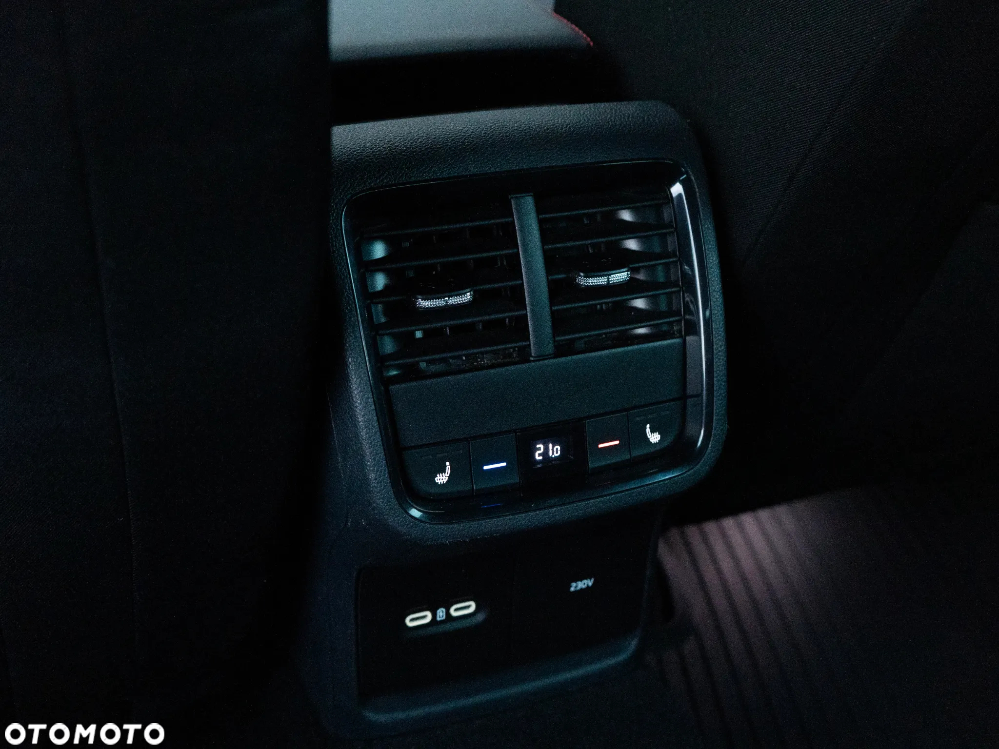 Skoda Octavia 2.0 TDI RS DSG - 30