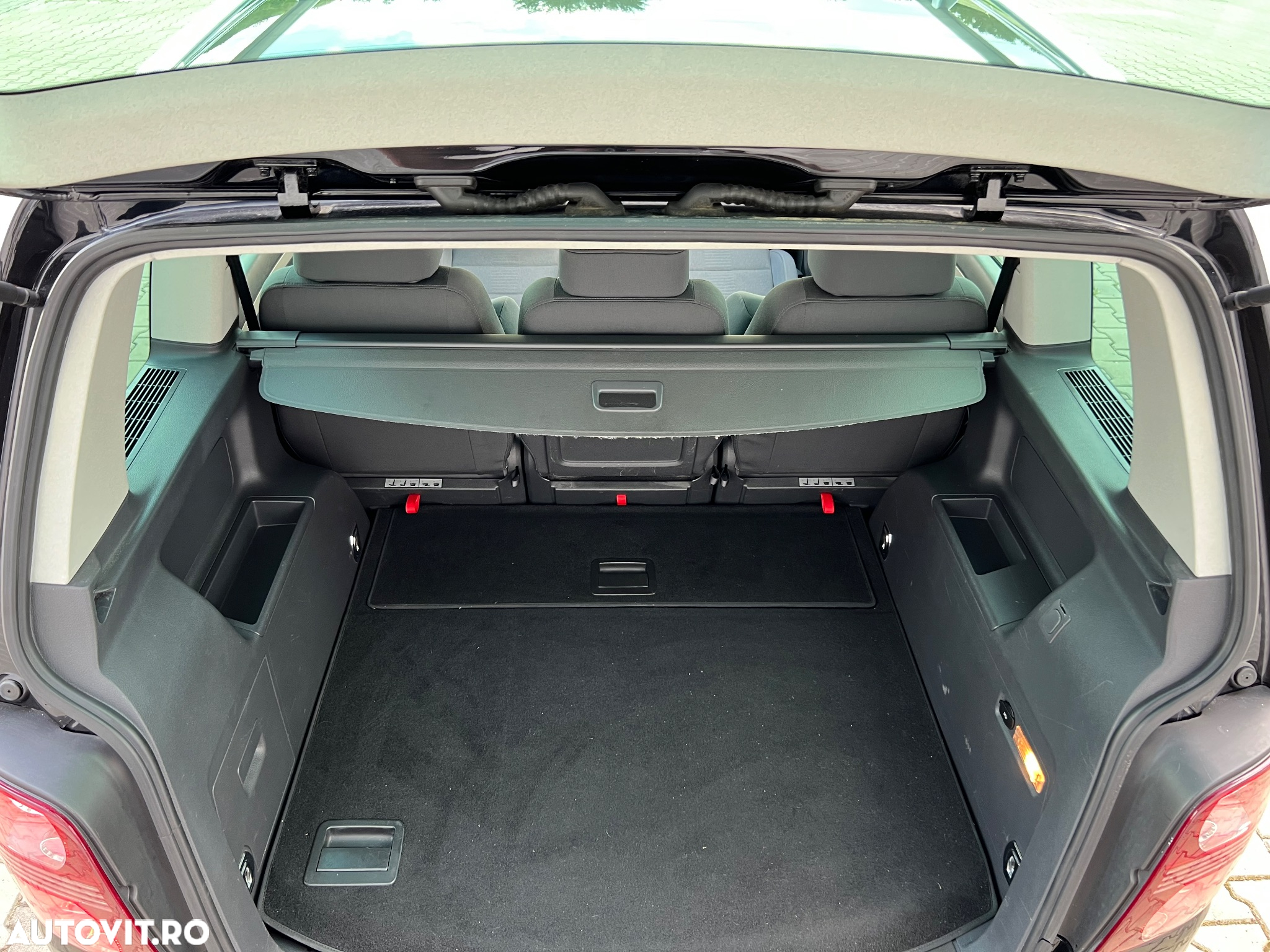 Volkswagen Touran 2.0 TDI Comfortline - 13