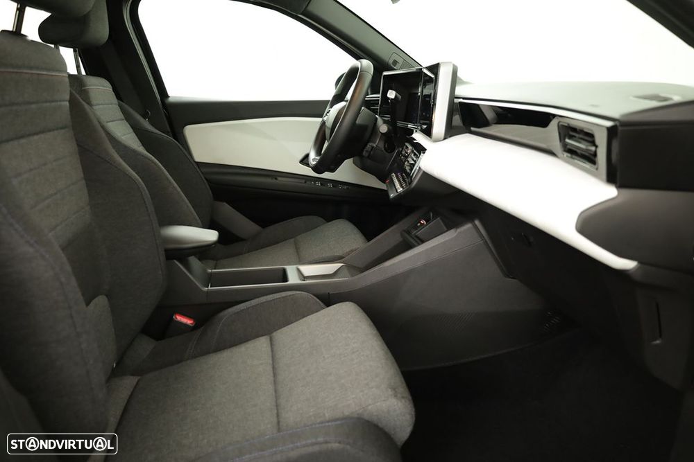 Renault 4 E-Tech 52 kWh Evolution Autonomia Conforto - 24