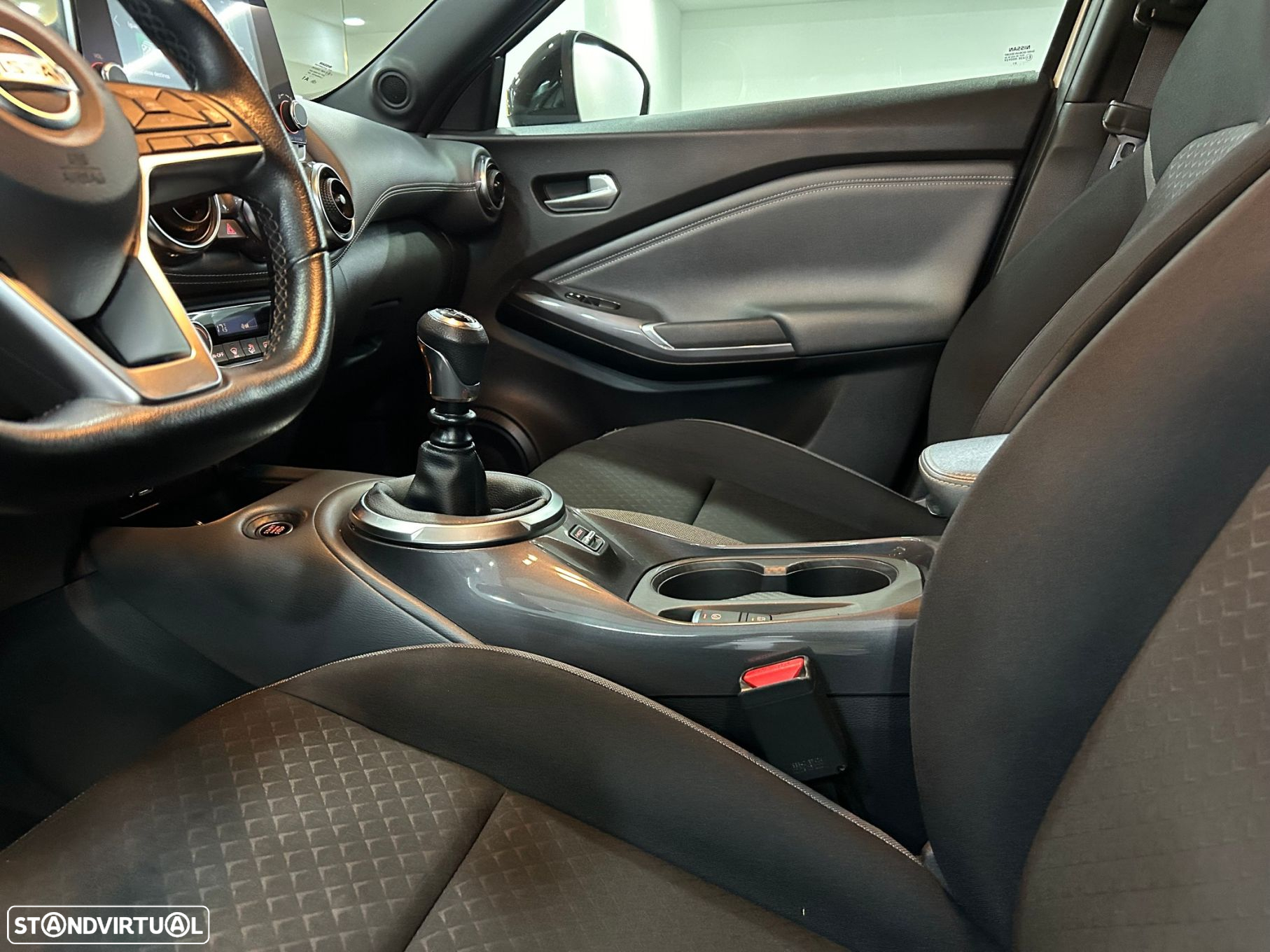 Nissan Juke 1.0 DIG-T N-Connecta - 37