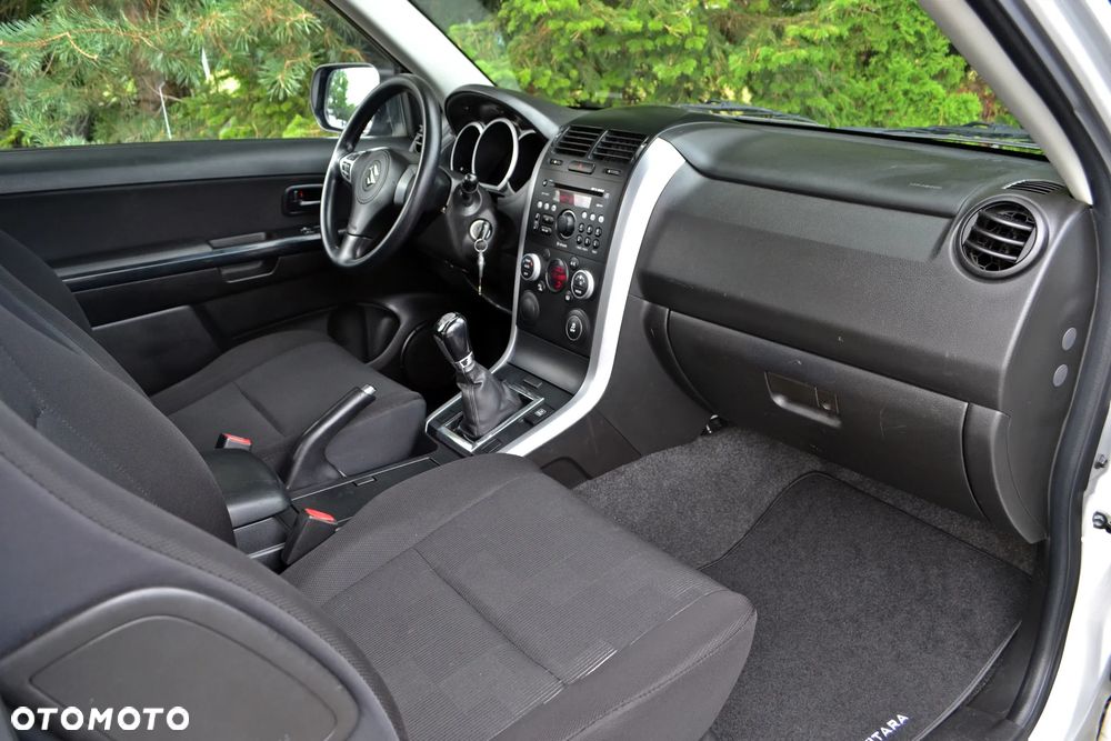 Suzuki Grand Vitara - 30