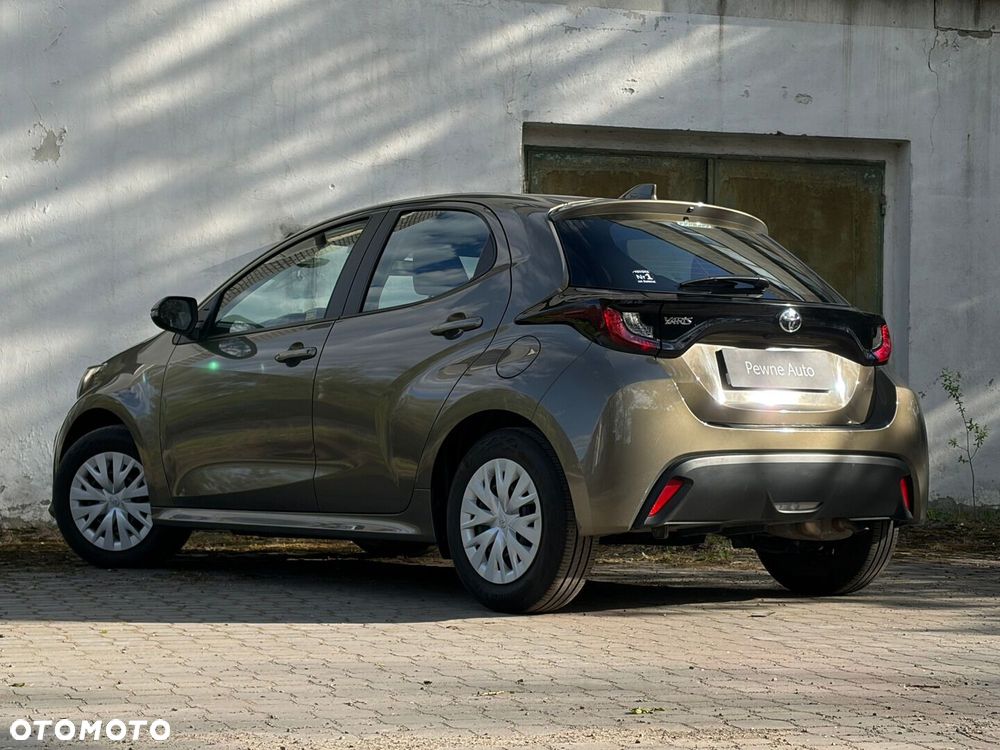 Toyota Yaris - 10