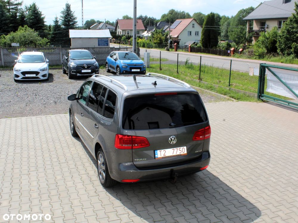 Volkswagen Touran 2.0 TDI DPF Highline DSG - 9