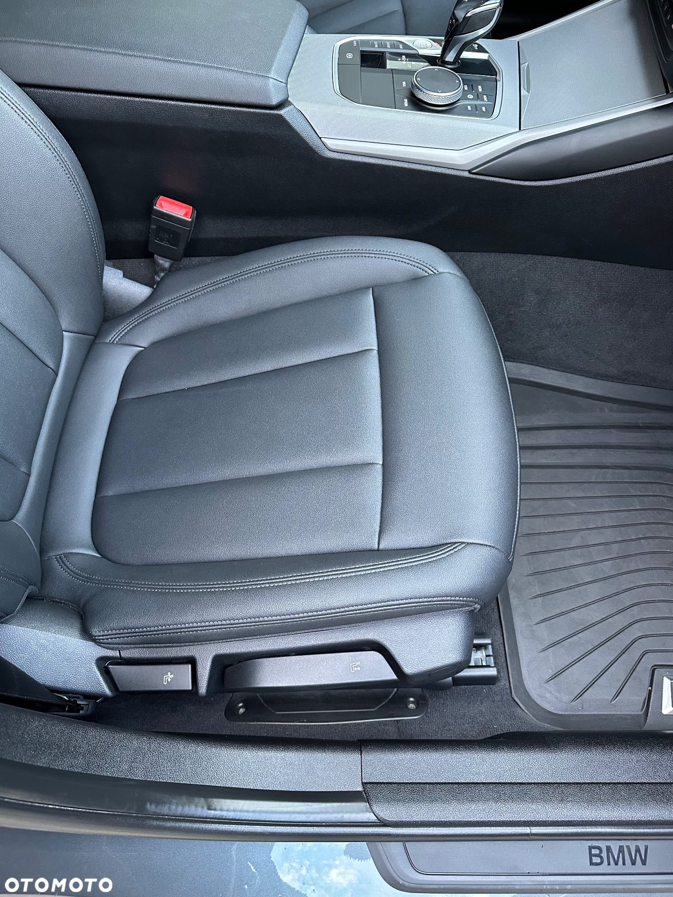 BMW Seria 3 318d Touring Sport Line - 25