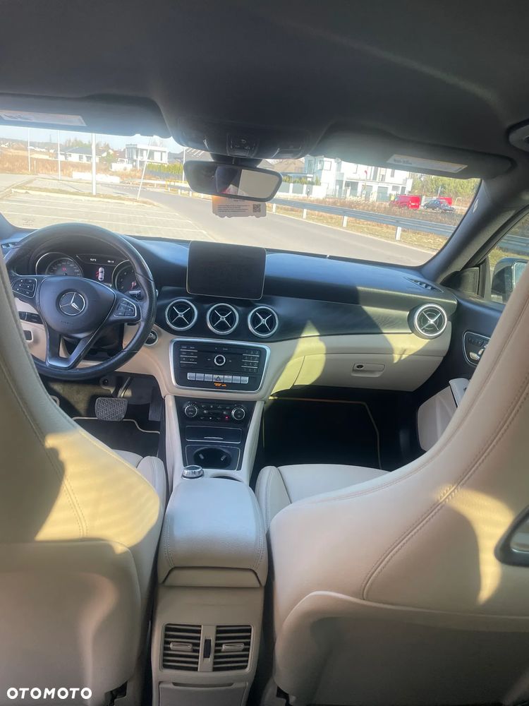Mercedes-Benz CLA 250 7G-DCT Peak Edition - 18