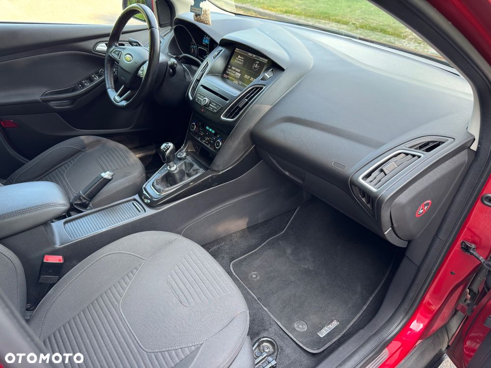 Ford Focus 1.0 EcoBoost Titanium - 23