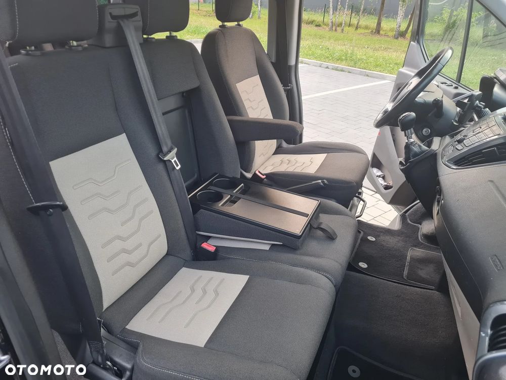 Ford Tourneo Custom - 29