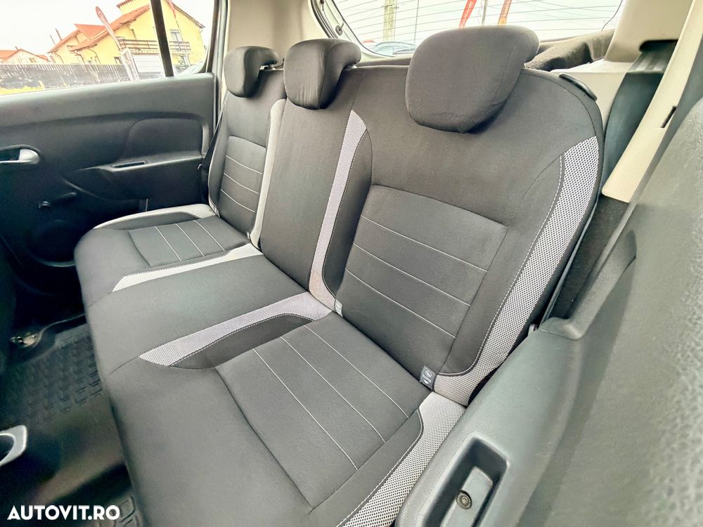 Dacia Sandero - 8