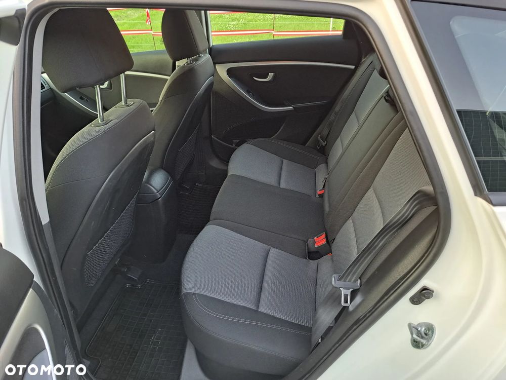 Hyundai i30 1.6 CRDi Comfort - 11