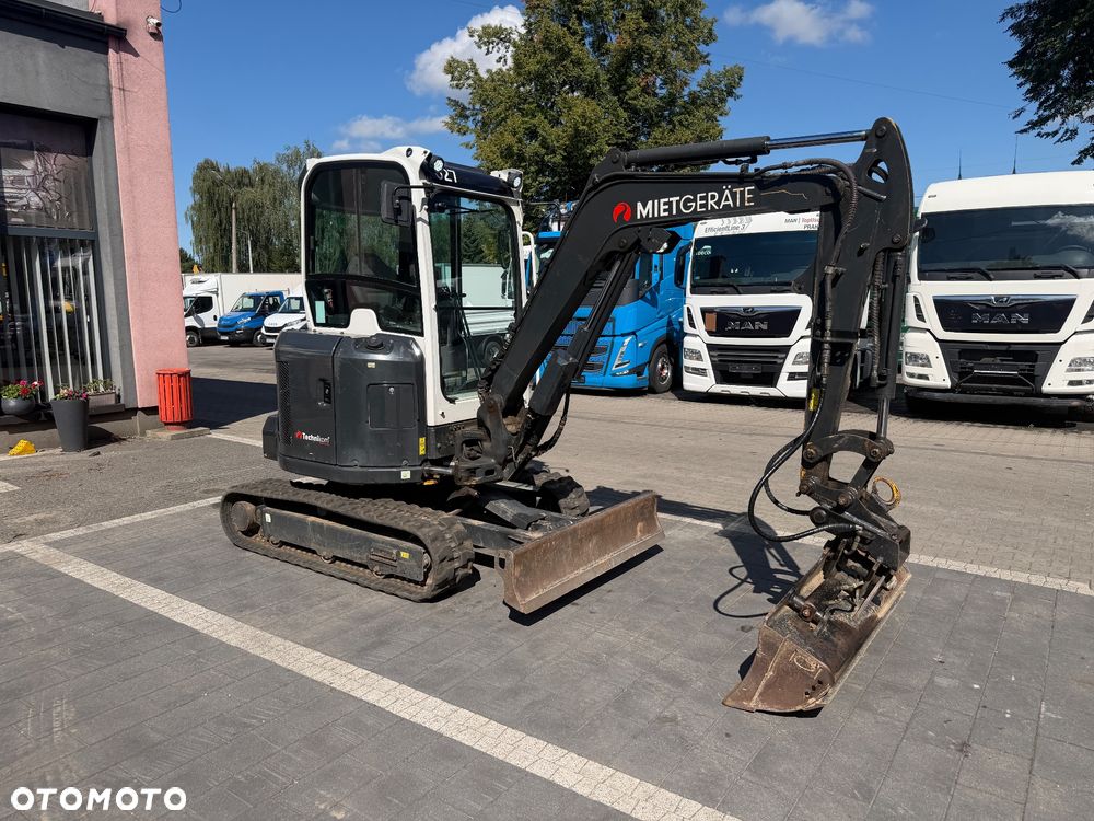 Caterpillar 302.7 - 1