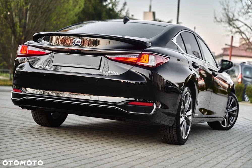 Lexus ES 300h F Sport - 4