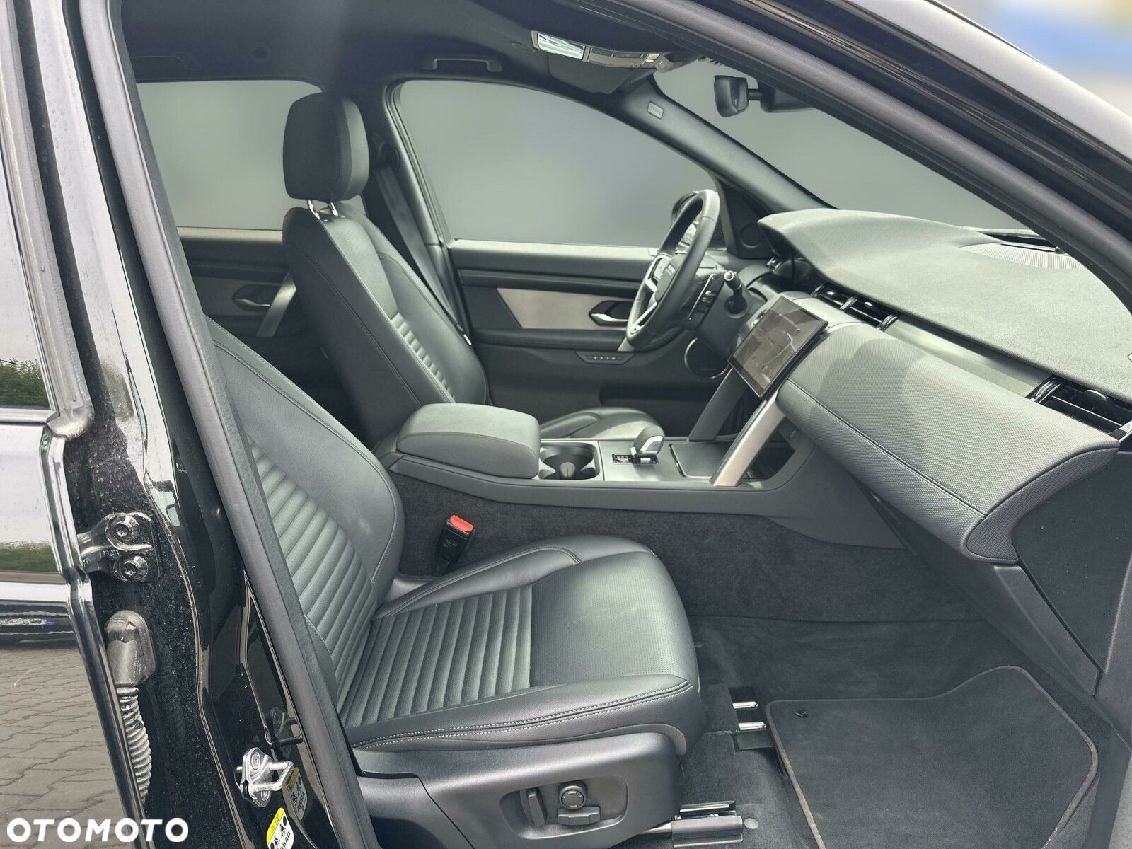 Land Rover Discovery Sport - 12