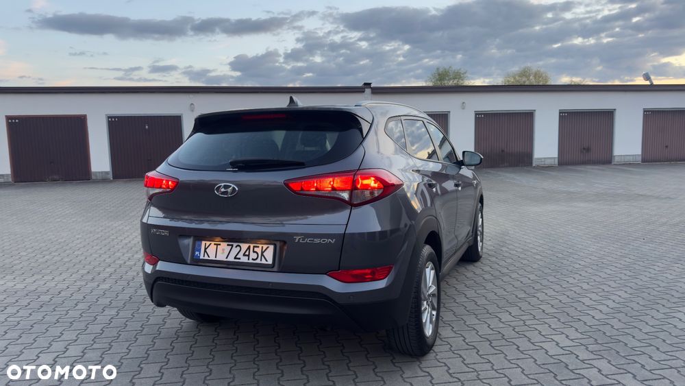 Hyundai Tucson 1.7 CRDI BlueDrive Comfort 2WD - 14